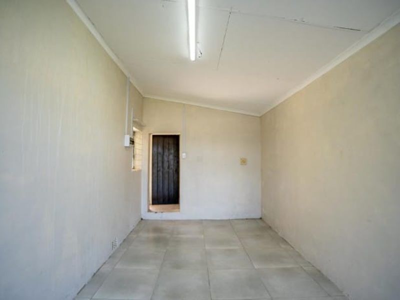 Charming Garden Flat – Available Immediately - Amalinda (Shared property) - Photo 2