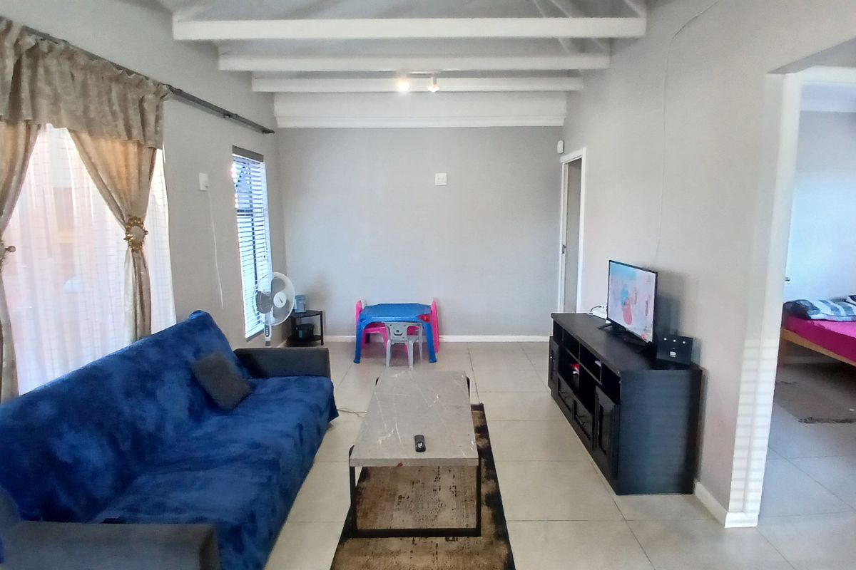 HOME TO LET IN FAIRVIEW - Photo 3