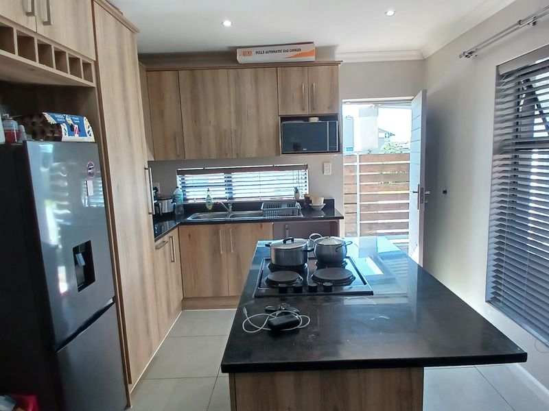 HOME TO LET IN FAIRVIEW - Photo 7