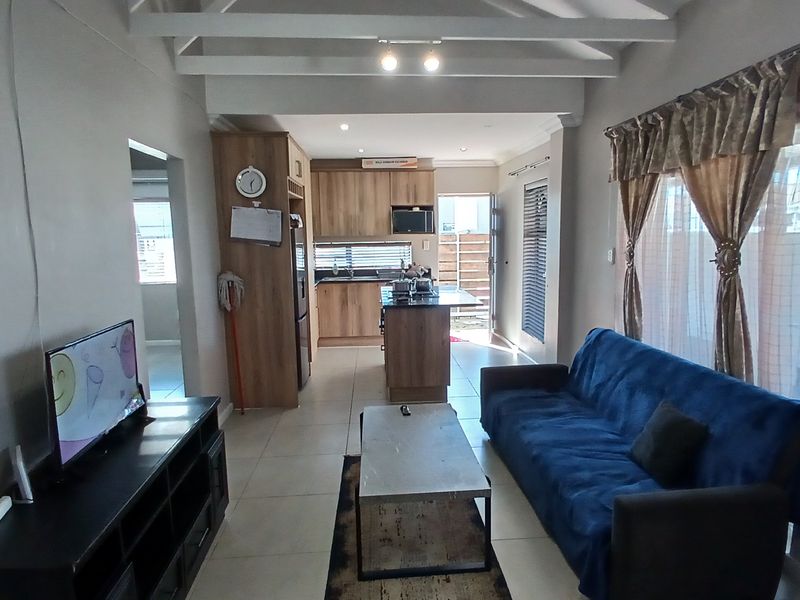 HOME TO LET IN FAIRVIEW - Photo 4