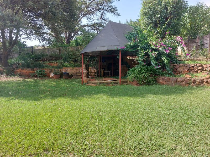 Move into a newly renovated home. - Photo 4