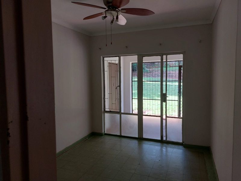 Move into a newly renovated home. - Photo 9