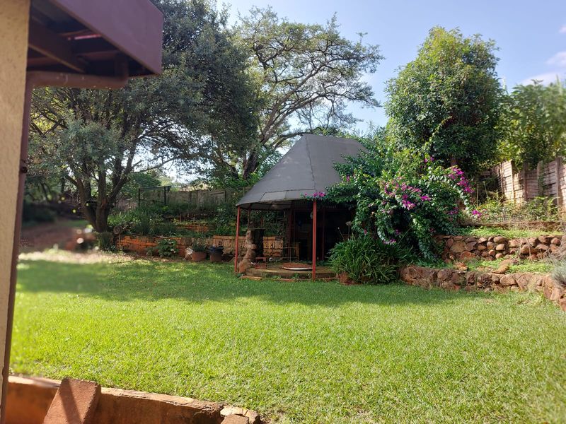 Move into a newly renovated home. - Photo 2