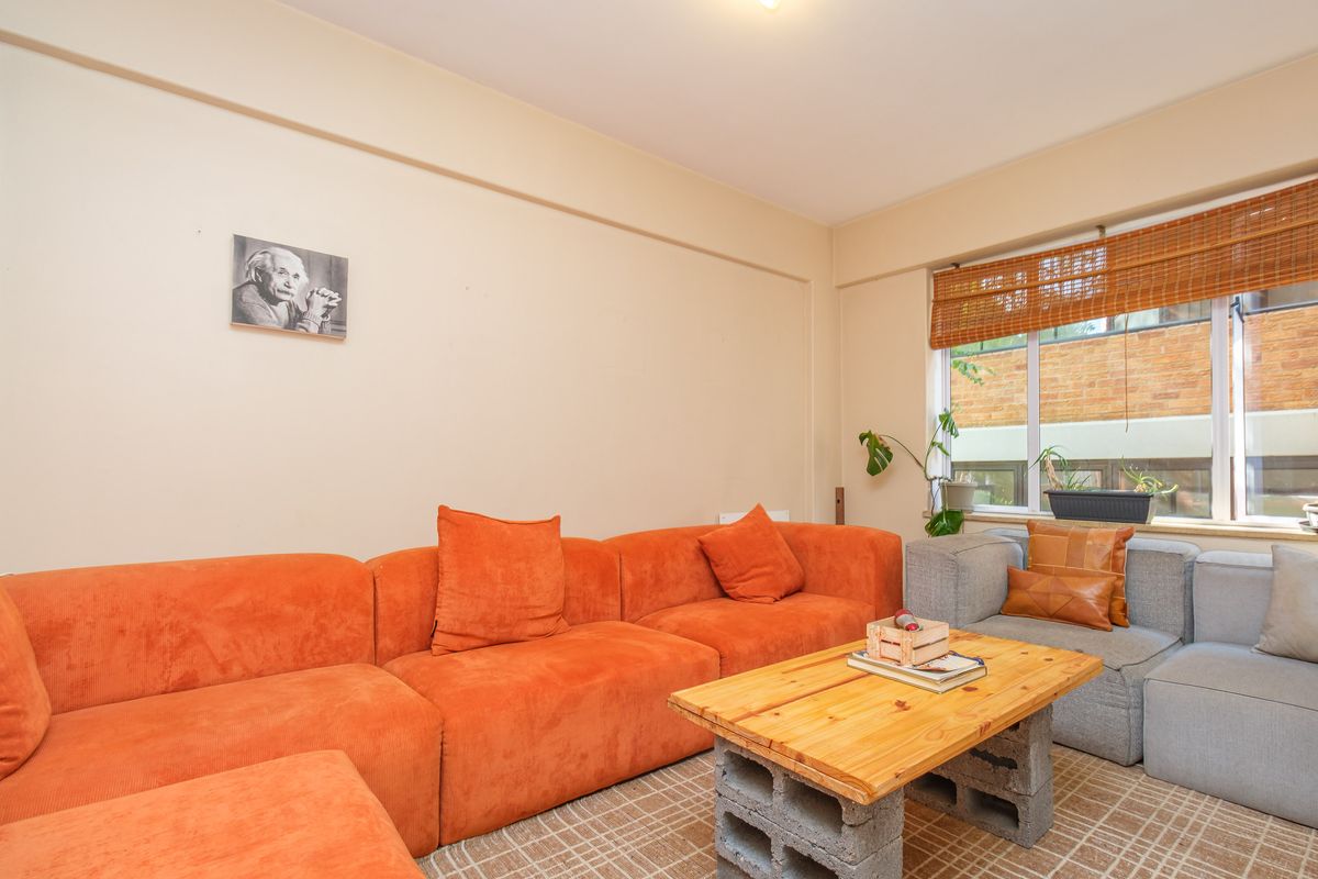 Spacious 3-Bedroom Apartment to Rent in Illovo – Prime Location - Photo 3