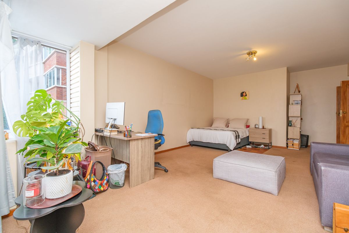 Spacious 3-Bedroom Apartment to Rent in Illovo – Prime Location - Photo 2