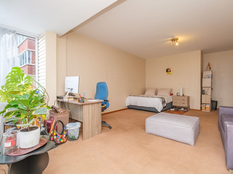 Spacious 3-Bedroom Apartment to Rent in Illovo – Prime Location - Photo 2