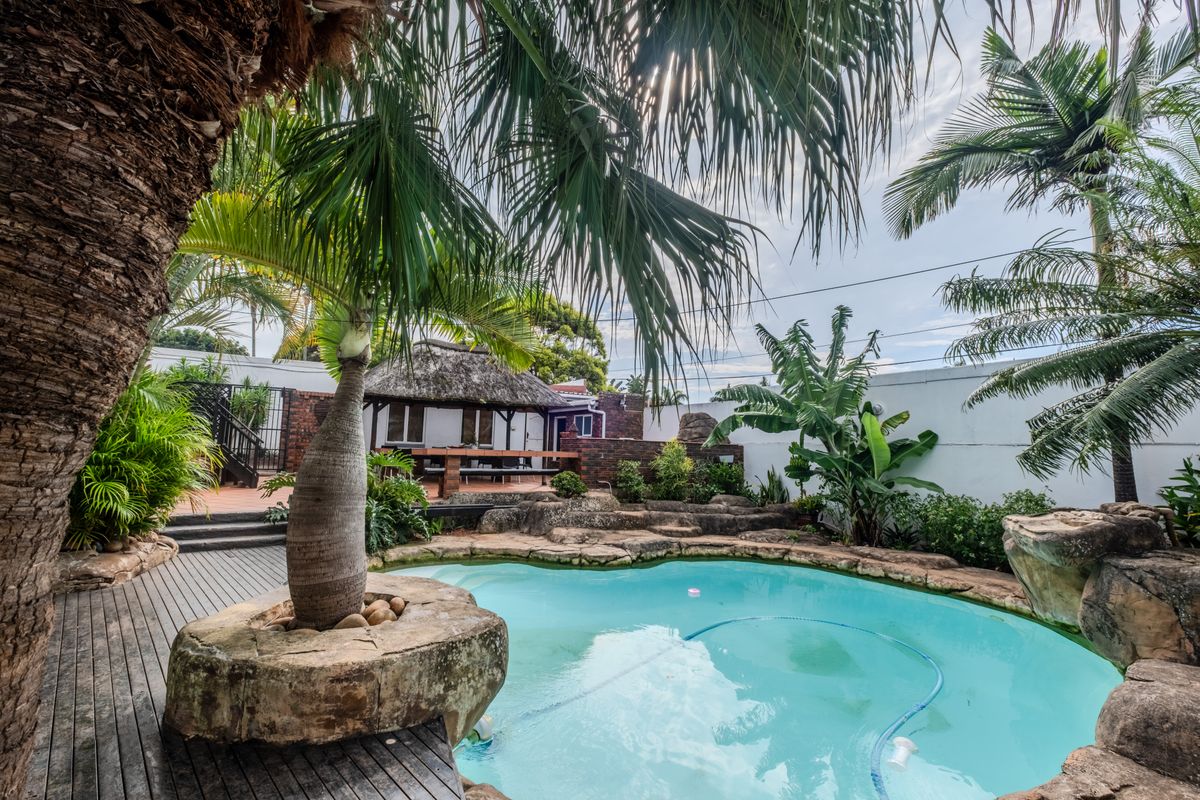 Luxury Living Designed for Large Families in the Heart of Durban North - Photo 5