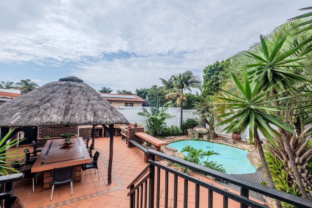 Luxury Living Designed for Large Families in the Heart of Durban North - Photo 4