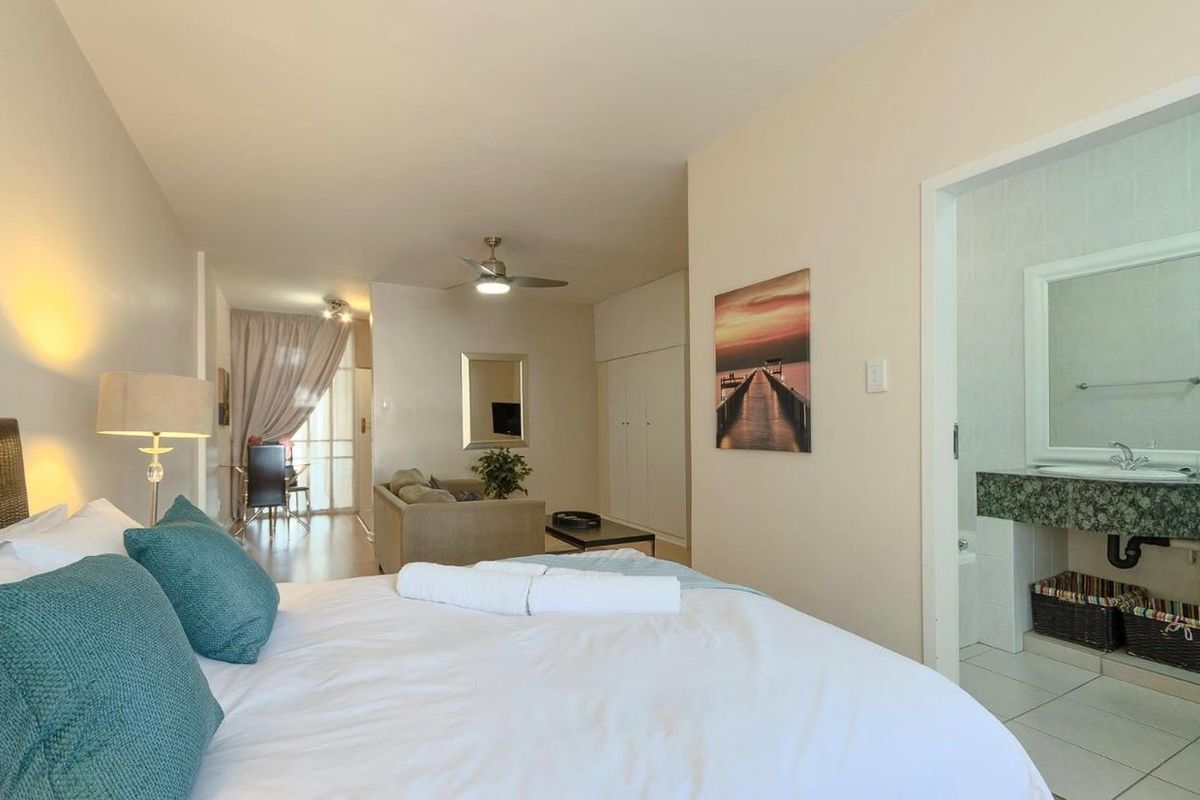 Modern Furnished Studio Apartment to Rent in Illovo – Prime Location & Secure Living - Photo 3