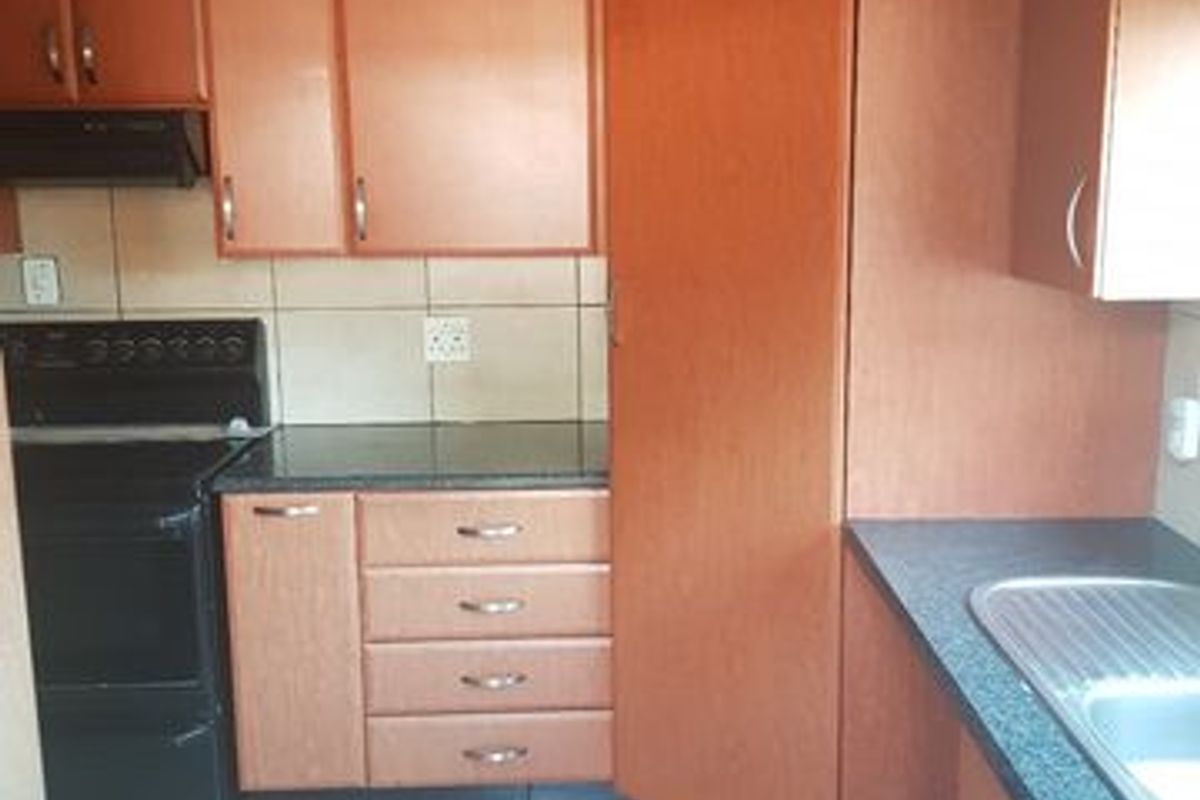 NEVER TO BE REPEATED BARGAIN – INVESTOR’S DREAM AT ONLY R630 000. - Photo 3