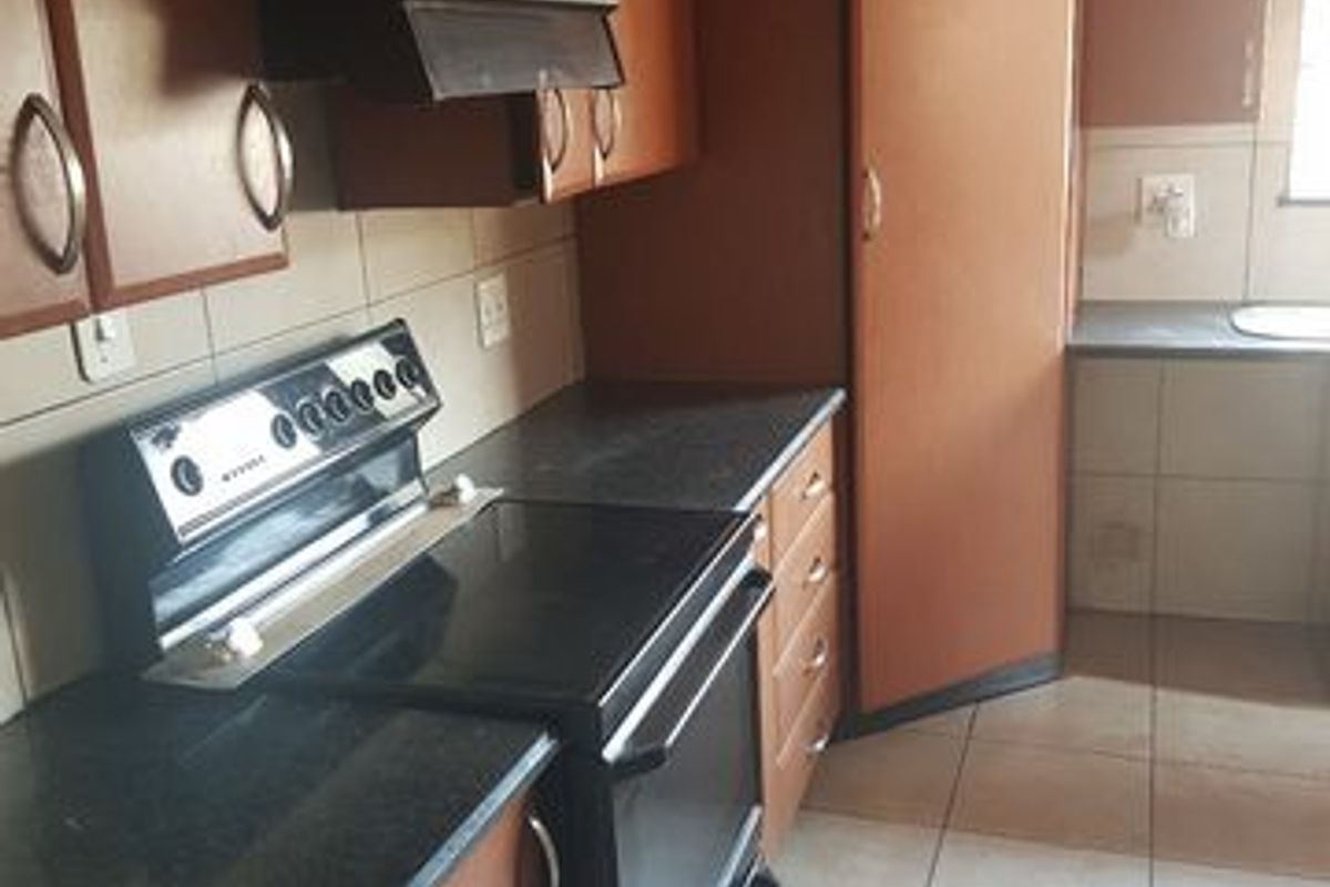 NEVER TO BE REPEATED BARGAIN – INVESTOR’S DREAM AT ONLY R630 000. - Photo 4