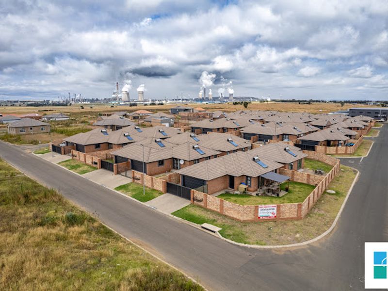 Modern beautiful home for sale in Silkaatzkop - Photo 2