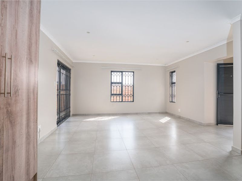 Modern beautiful home for sale in Silkaatzkop - Photo 7