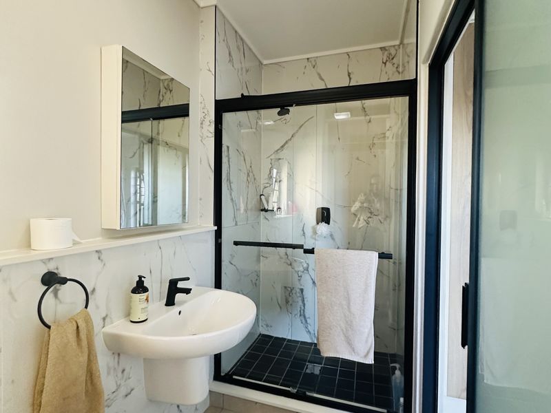 Stylish Ground-Floor Apartment in Fynbos Lifestyle Estate - Photo 7