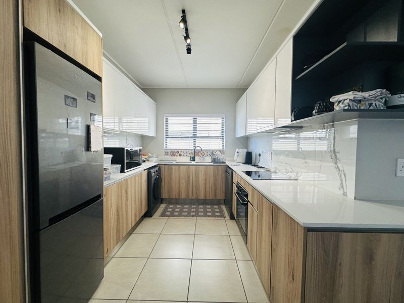 Stylish Ground-Floor Apartment in Fynbos Lifestyle Estate - Photo 10
