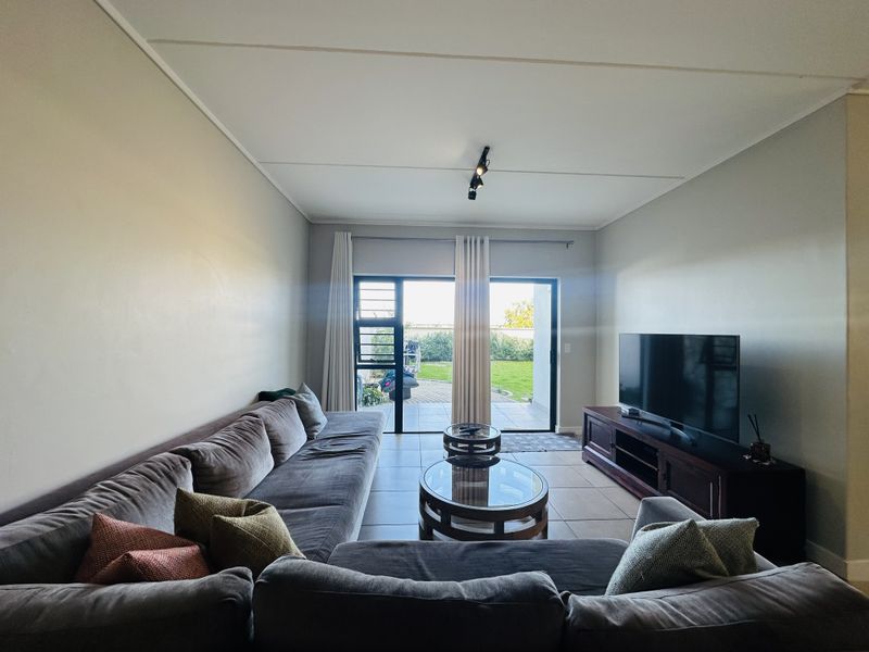 Stylish Ground-Floor Apartment in Fynbos Lifestyle Estate - Photo 6