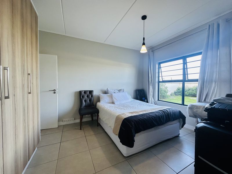 Stylish Ground-Floor Apartment in Fynbos Lifestyle Estate - Photo 8