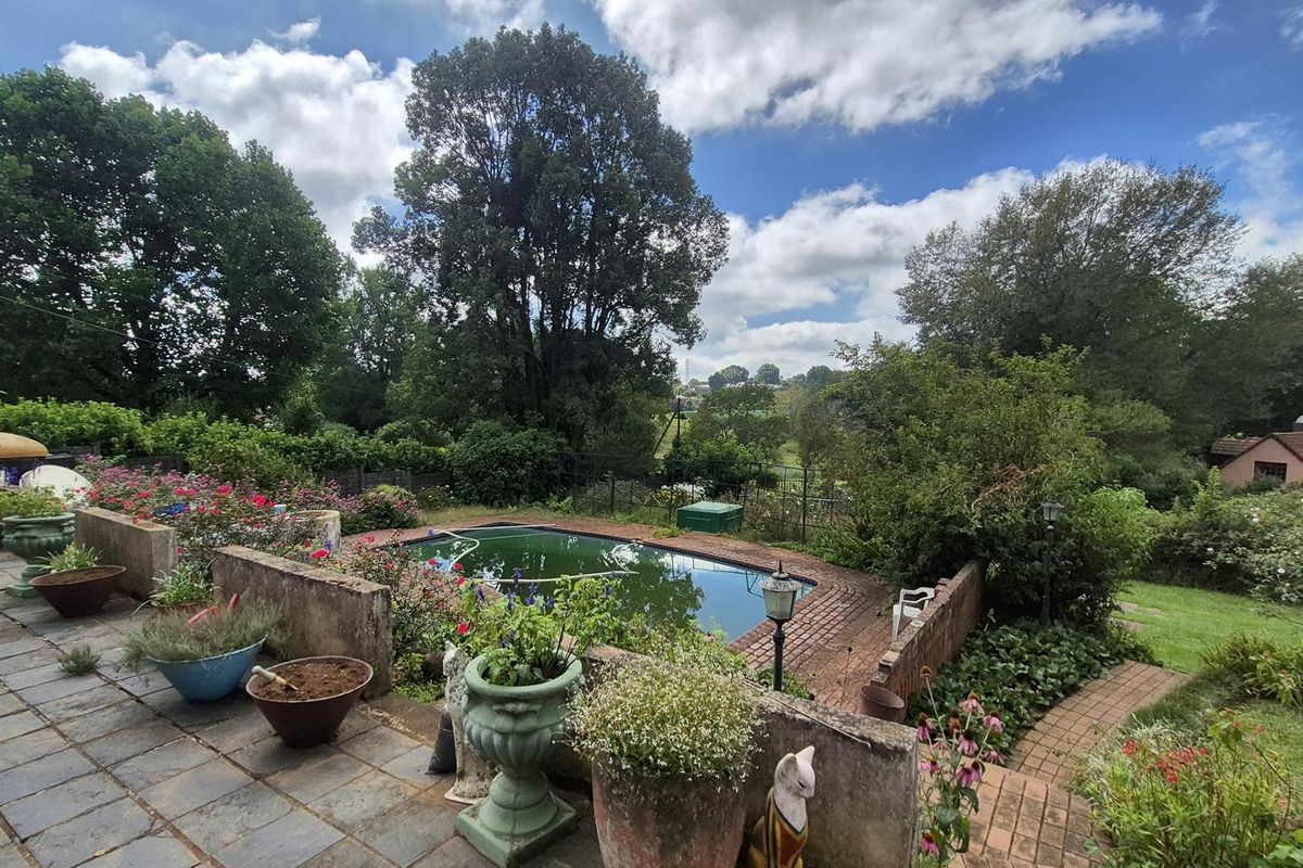 0PPORTUNITY AWAITS - Photo 2