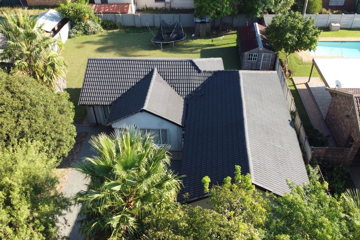 Spacious 3-Bedroom Family Home with Open-Plan Living & Large Yard - Photo 2