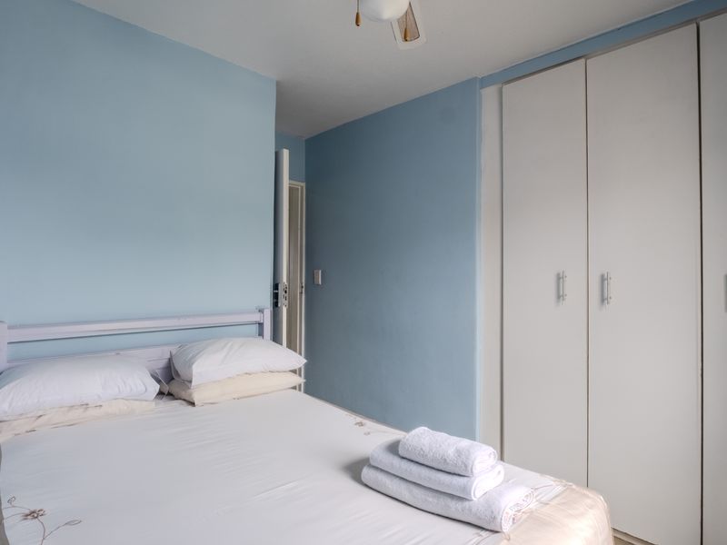 Fully Furnished 2 Bedroom Apartment with seaviews - Photo 8