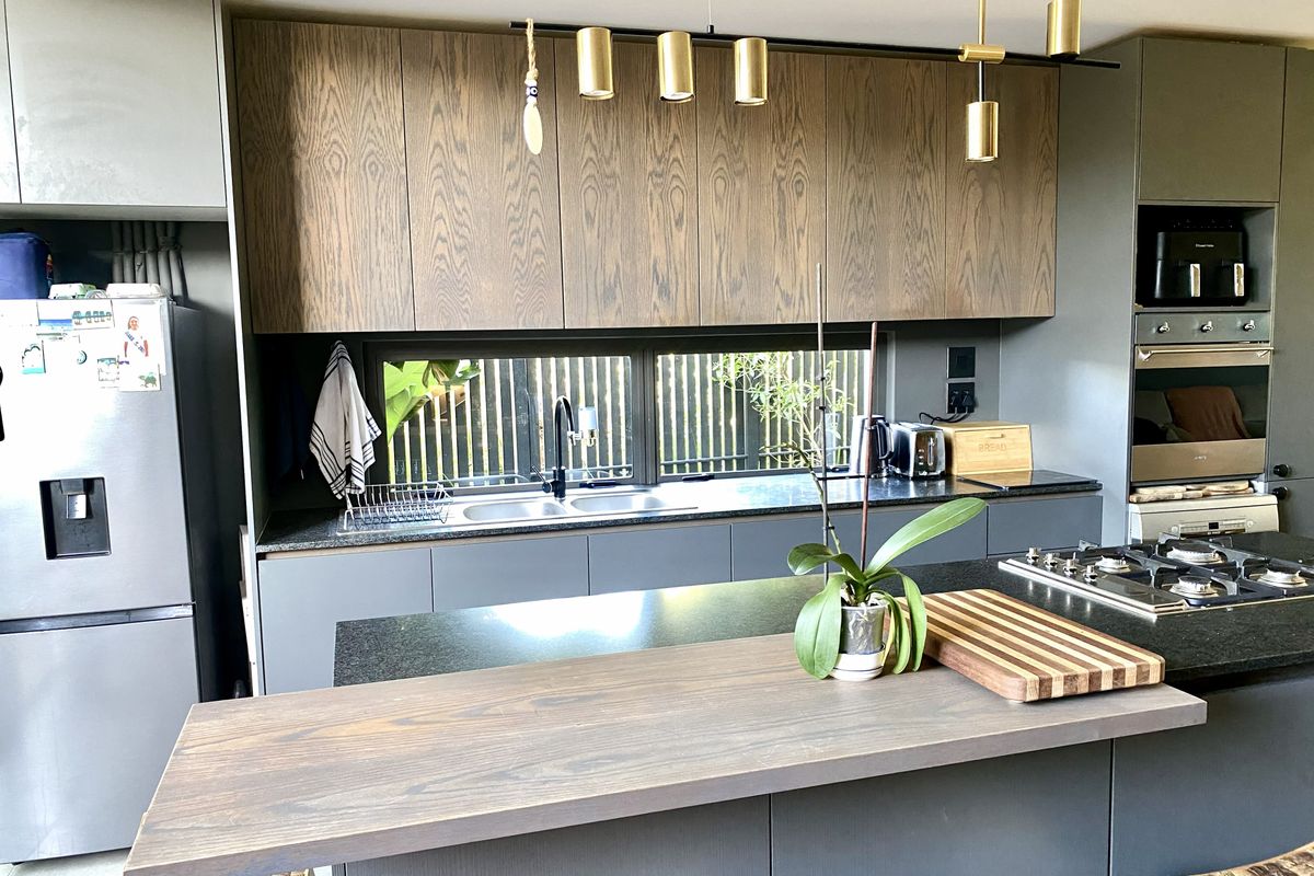 Sleek, Modern and Spacious Coastal Forest Estate Pet Friendly Townhouse - Photo 5