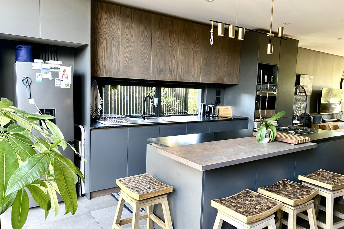 Sleek, Modern and Spacious Coastal Forest Estate Pet Friendly Townhouse - Photo 2