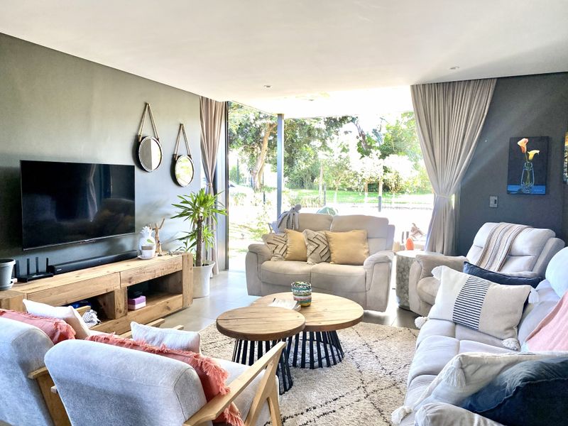 Sleek, Modern and Spacious Coastal Forest Estate Pet Friendly Townhouse - Photo 10