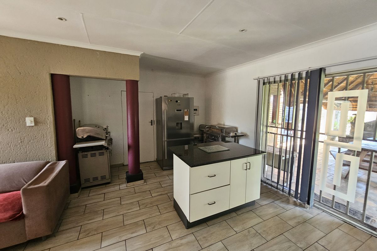 Dual-Living Opportunity in Dalpark – 3-Bedroom Home, Pool & 4-Room Business-Ready Flatlet - Photo 4