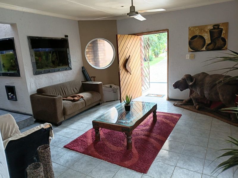 Dual-Living Opportunity in Dalpark – 3-Bedroom Home, Pool & 4-Room Business-Ready Flatlet - Photo 5