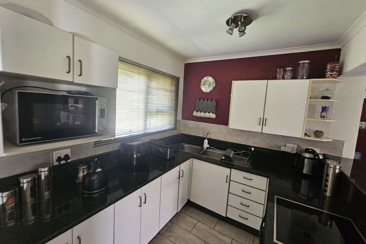 Dual-Living Opportunity in Dalpark – 3-Bedroom Home, Pool & 4-Room Business-Ready Flatlet - Photo 3