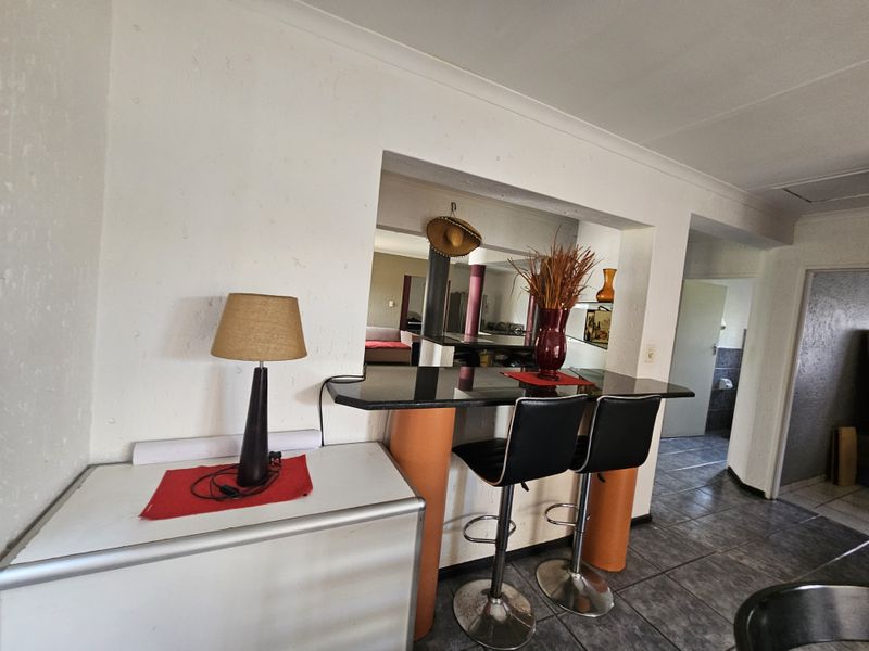 Dual-Living Opportunity in Dalpark – 3-Bedroom Home, Pool & 4-Room Business-Ready Flatlet - Photo 7