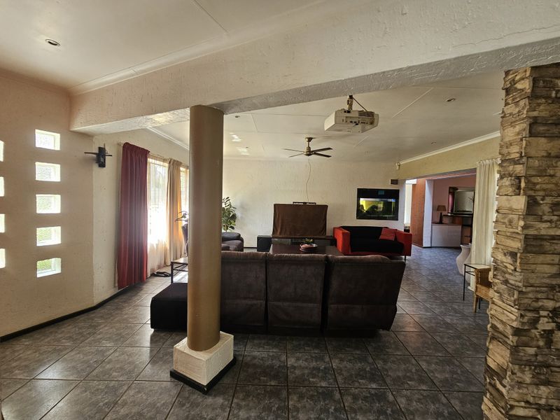 Dual-Living Opportunity in Dalpark – 3-Bedroom Home, Pool & 4-Room Business-Ready Flatlet - Photo 6