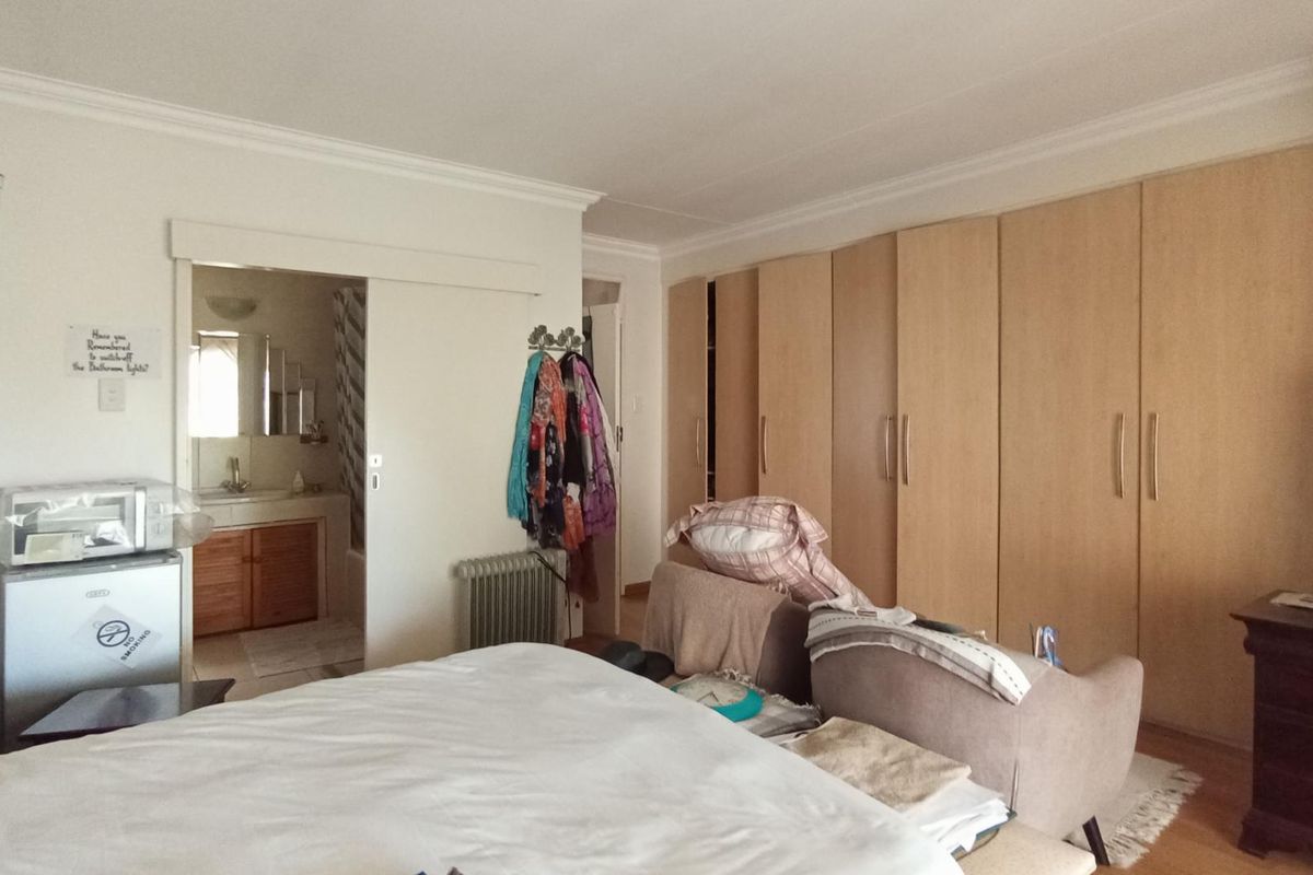 Spacious 2-Bedroom Apartment for Sale – Bank Assisted Sale | Excellent Value per m2 - Photo 2