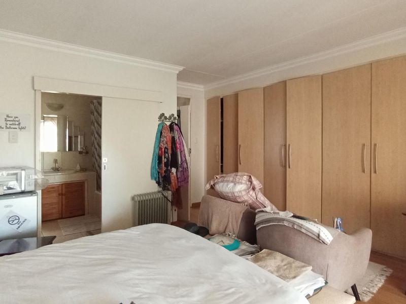 Spacious 2-Bedroom Apartment for Sale – Bank Assisted Sale | Excellent Value per m2 - Photo 2