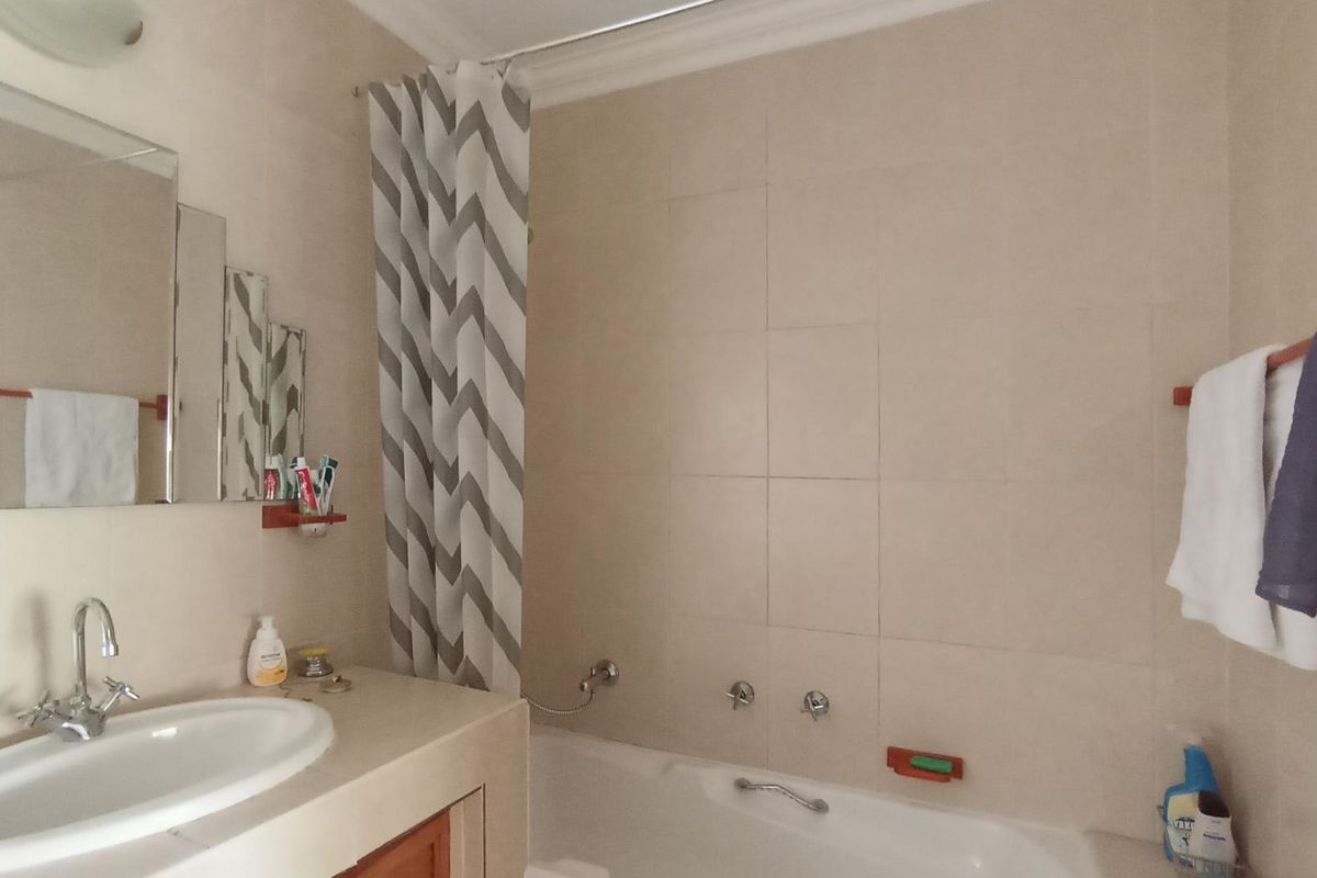 Spacious 2-Bedroom Apartment for Sale – Bank Assisted Sale | Excellent Value per m2 - Photo 4