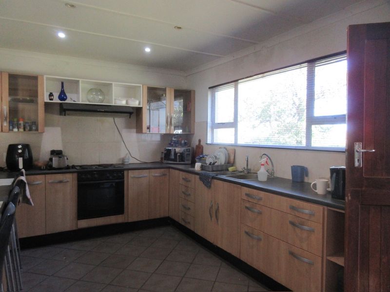 Three Bedroom Home for Sale in Bathurst - Photo 10