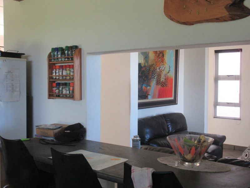 Three Bedroom Home for Sale in Bathurst - Photo 9