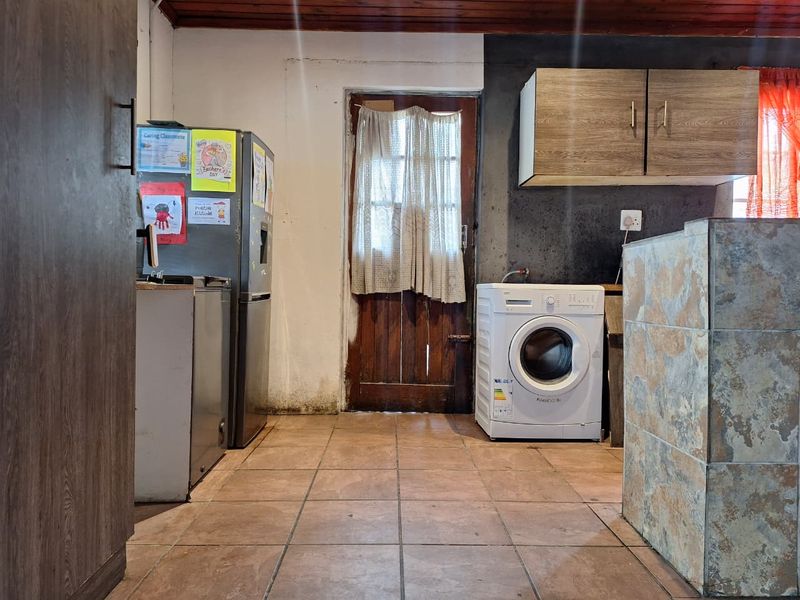 Spacious 3-Bedroom Home with Expansion Potential in Tafelsig - Photo 4