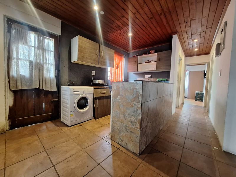 Spacious 3-Bedroom Home with Expansion Potential in Tafelsig - Photo 3