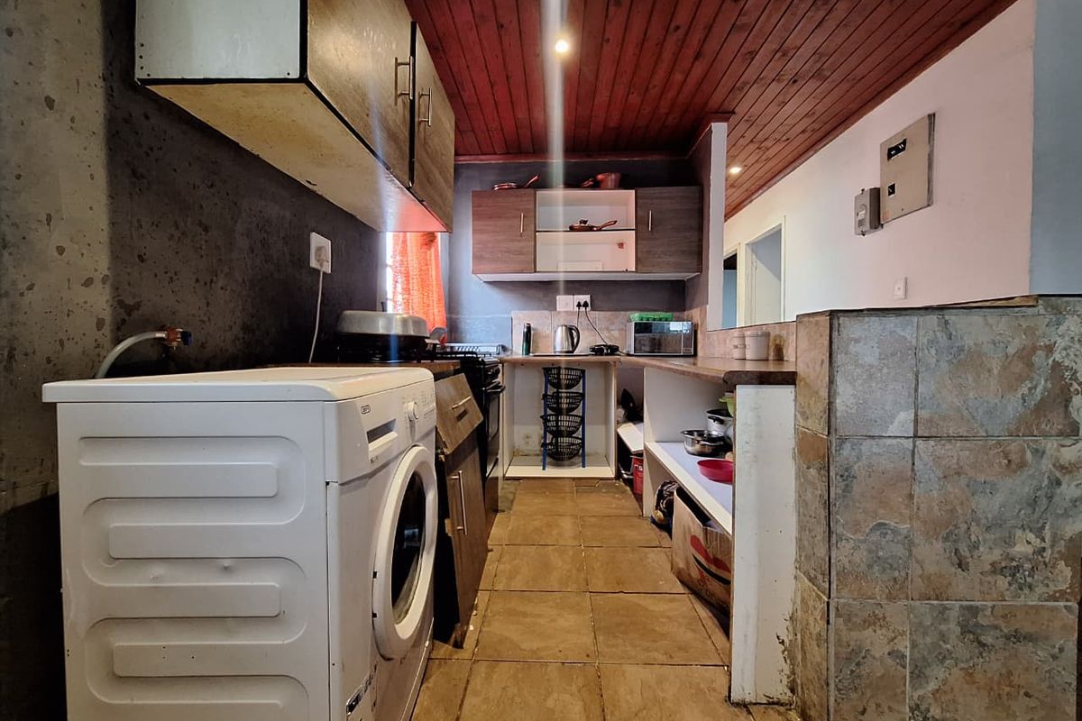 Spacious 3-Bedroom Home with Expansion Potential in Tafelsig - Photo 5