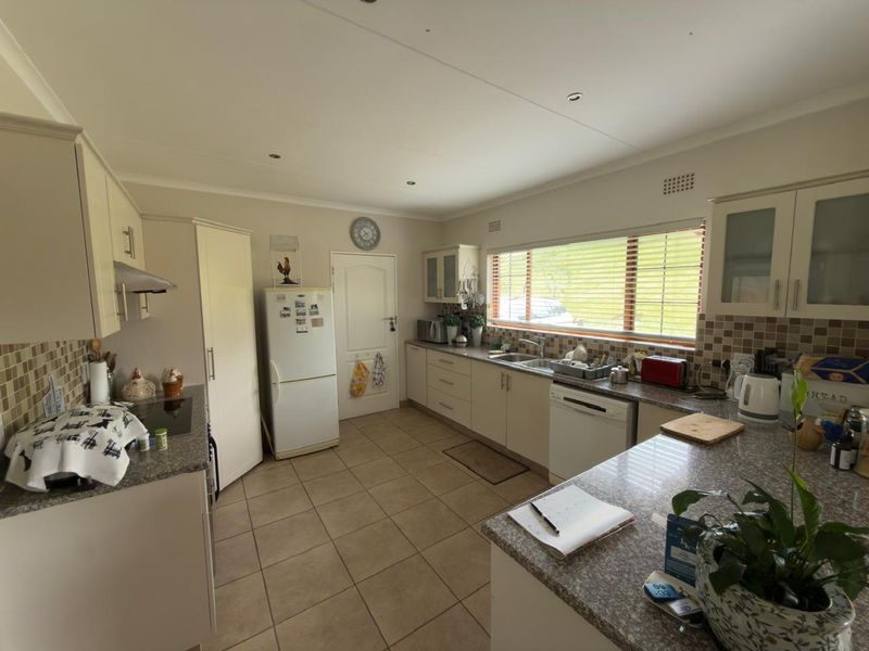 Sole Mandate - Stunning Amber RIdge Property - Photo 3