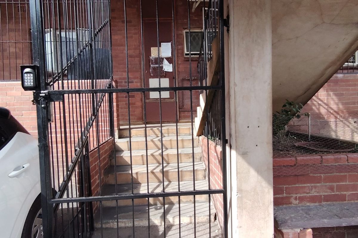 2 Bedroom Flat to Let in Scottsville - Photo 4