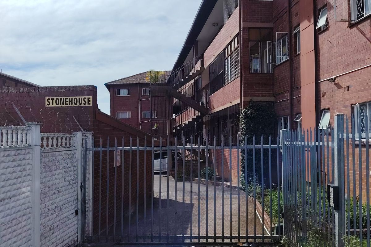 2 Bedroom Flat to Let in Scottsville - Photo 3