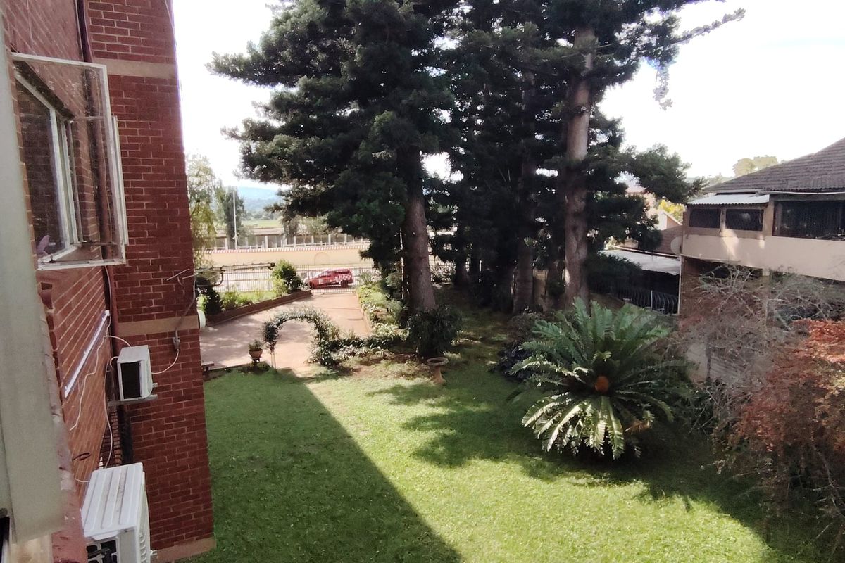 2 Bedroom Flat to Let in Scottsville - Photo 2