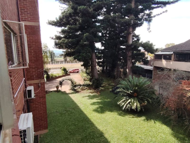 2 Bedroom Flat to Let in Scottsville - Photo 2