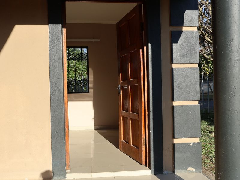 Spacious 8 Bedroom Home with cottage ideal for extended family - Photo 4