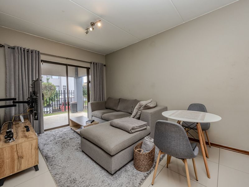 Stunning 2-Bedroom Apartment For Sale in Honeydew Grove, Roodepoort – Your Dream Home Awaits! - Photo 2