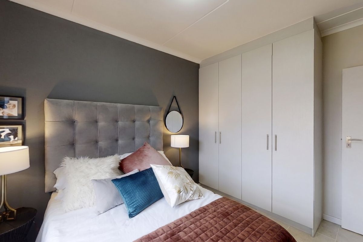 2-Bedroom Apartments in Papegaaiberg Complex! - Photo 5