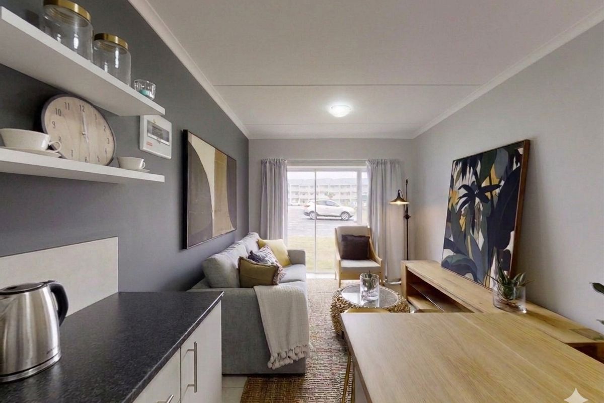 2-Bedroom Apartments in Papegaaiberg Complex! - Photo 4