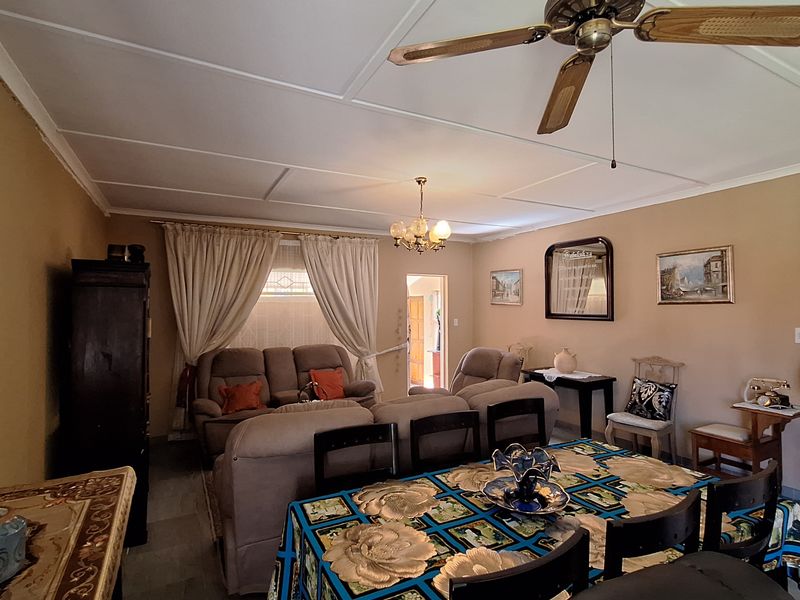 Neat house for sale - Photo 6